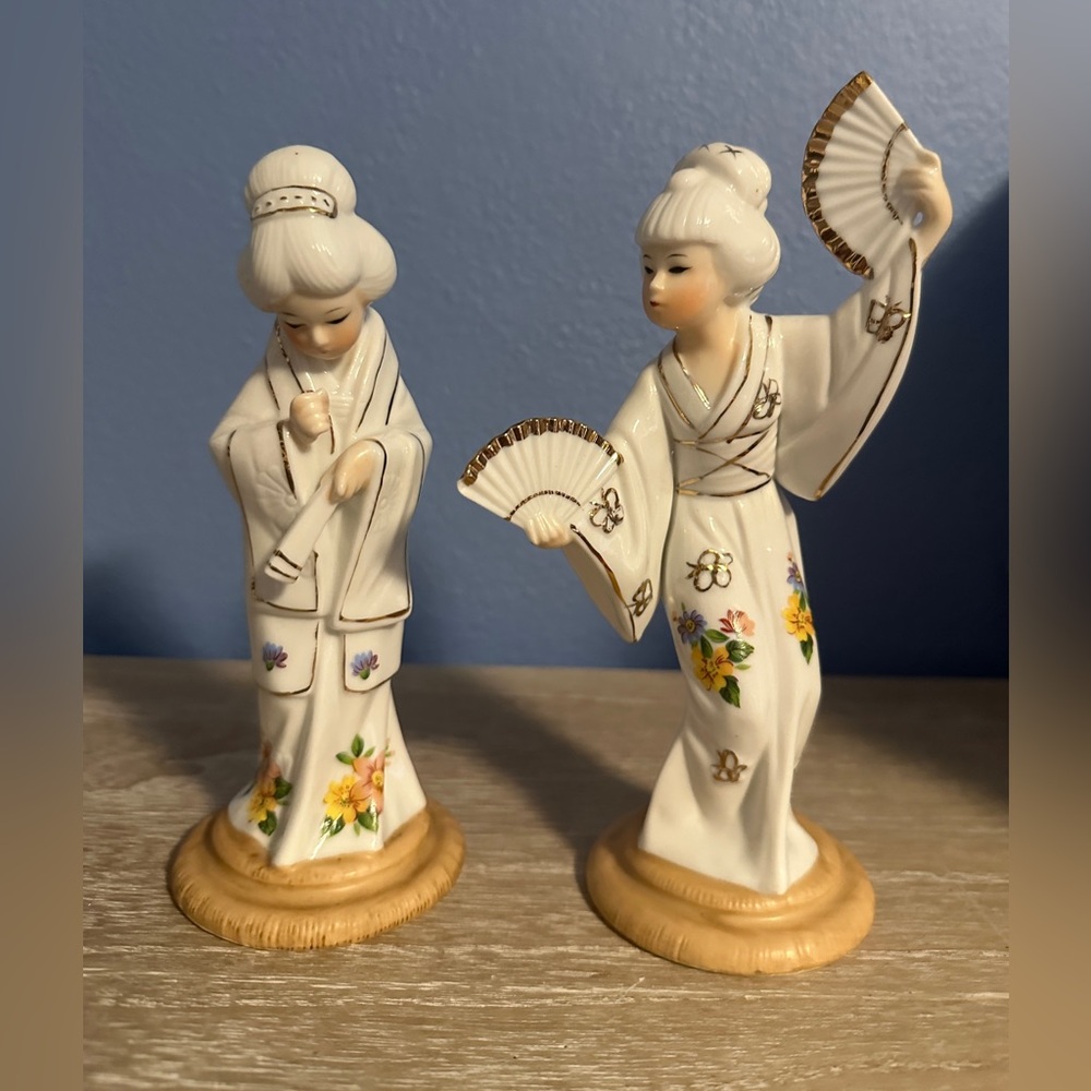 Matching Pair of Oriental Geisha Girls Seizan CP Fine Art Porcelain Figurines